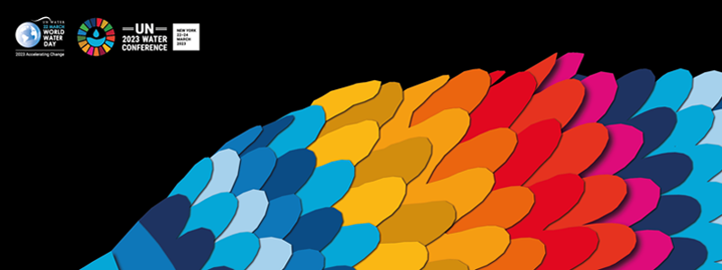 Tecknad bild på fågelvinge i flera färger samt logotyper för Världsvattendagen 2023